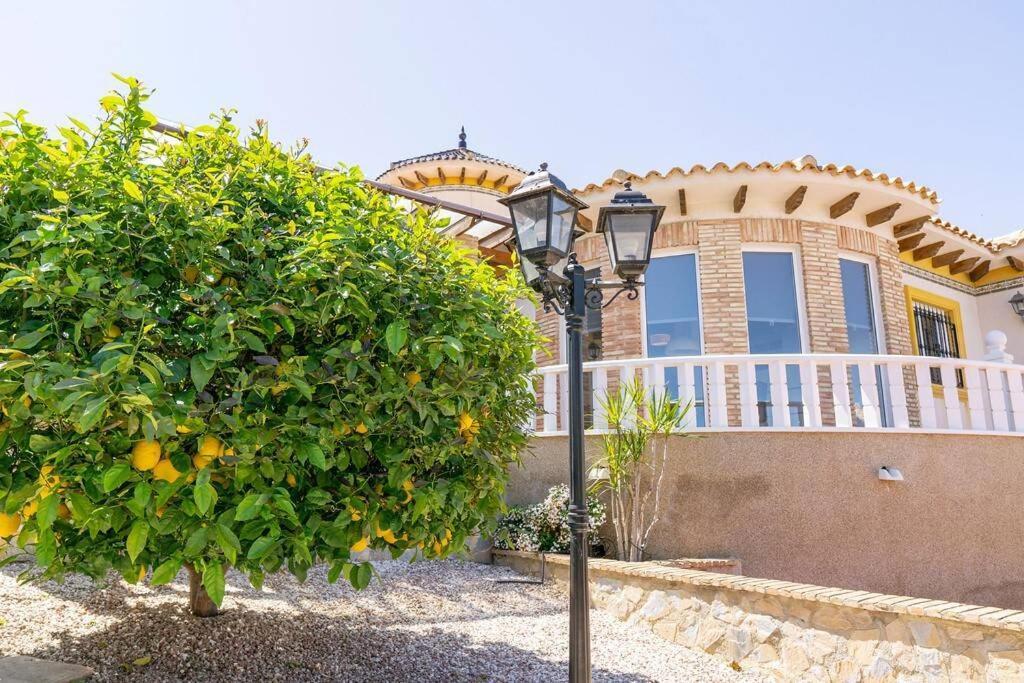 Casa Lilly-Rose, A Beautiful 3 Bedroom Detached Villa A Short Walk To The Villamartin Plaza & Golf Course 외부 사진