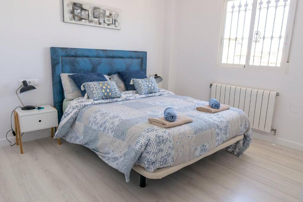 Casa Lilly-Rose, A Beautiful 3 Bedroom Detached Villa A Short Walk To The Villamartin Plaza & Golf Course 외부 사진