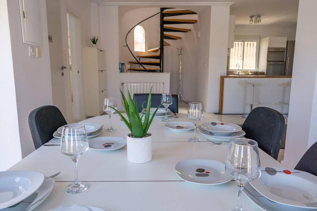 Casa Lilly-Rose, A Beautiful 3 Bedroom Detached Villa A Short Walk To The Villamartin Plaza & Golf Course 외부 사진