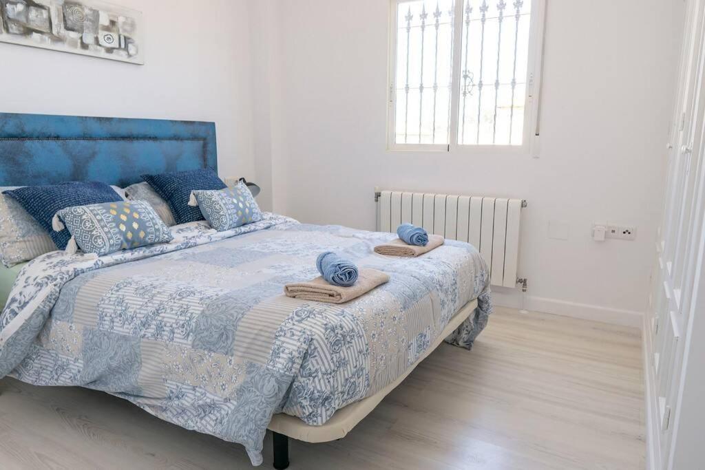 Casa Lilly-Rose, A Beautiful 3 Bedroom Detached Villa A Short Walk To The Villamartin Plaza & Golf Course 외부 사진
