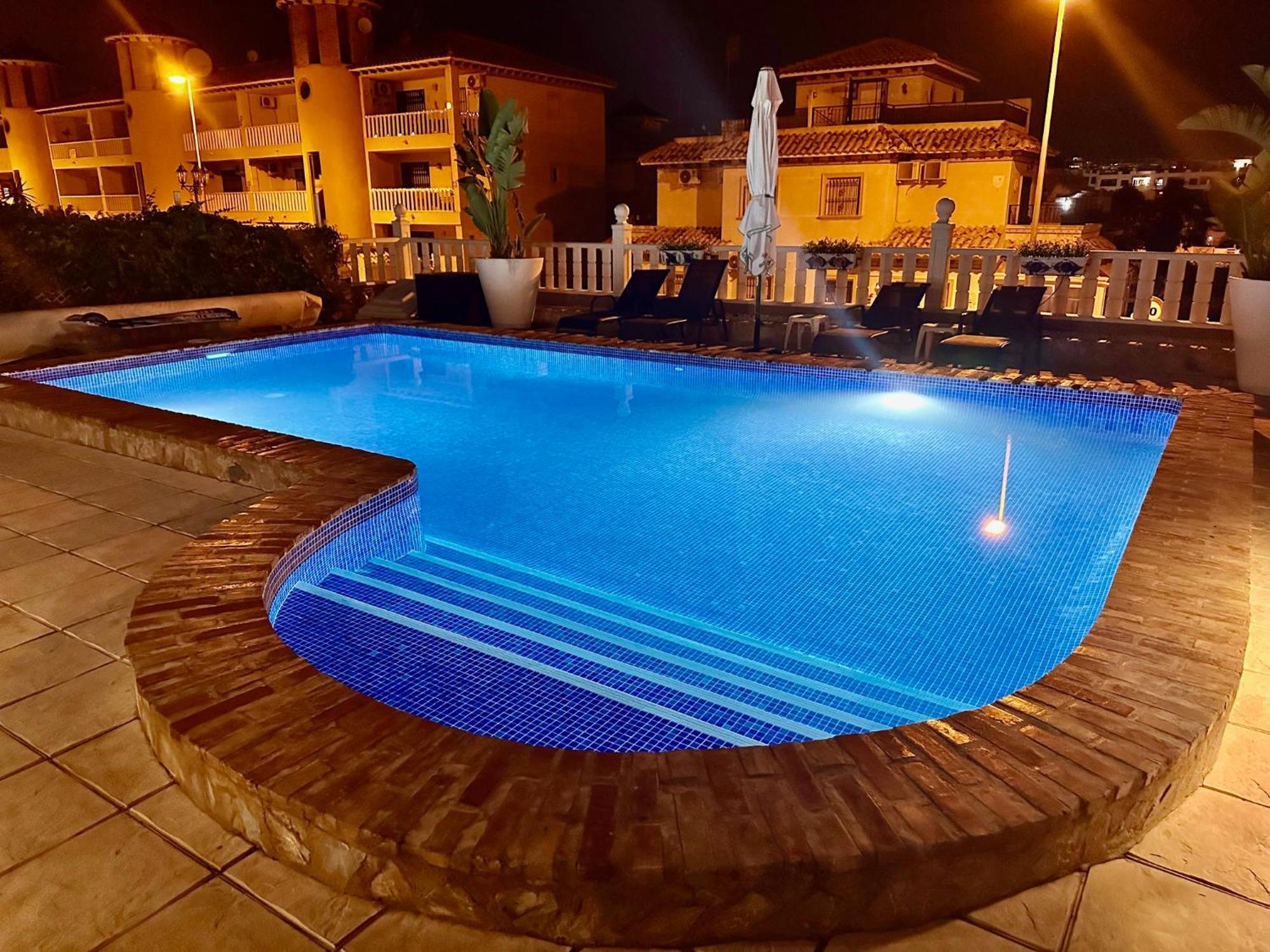 Casa Lilly-Rose, A Beautiful 3 Bedroom Detached Villa A Short Walk To The Villamartin Plaza & Golf Course 외부 사진