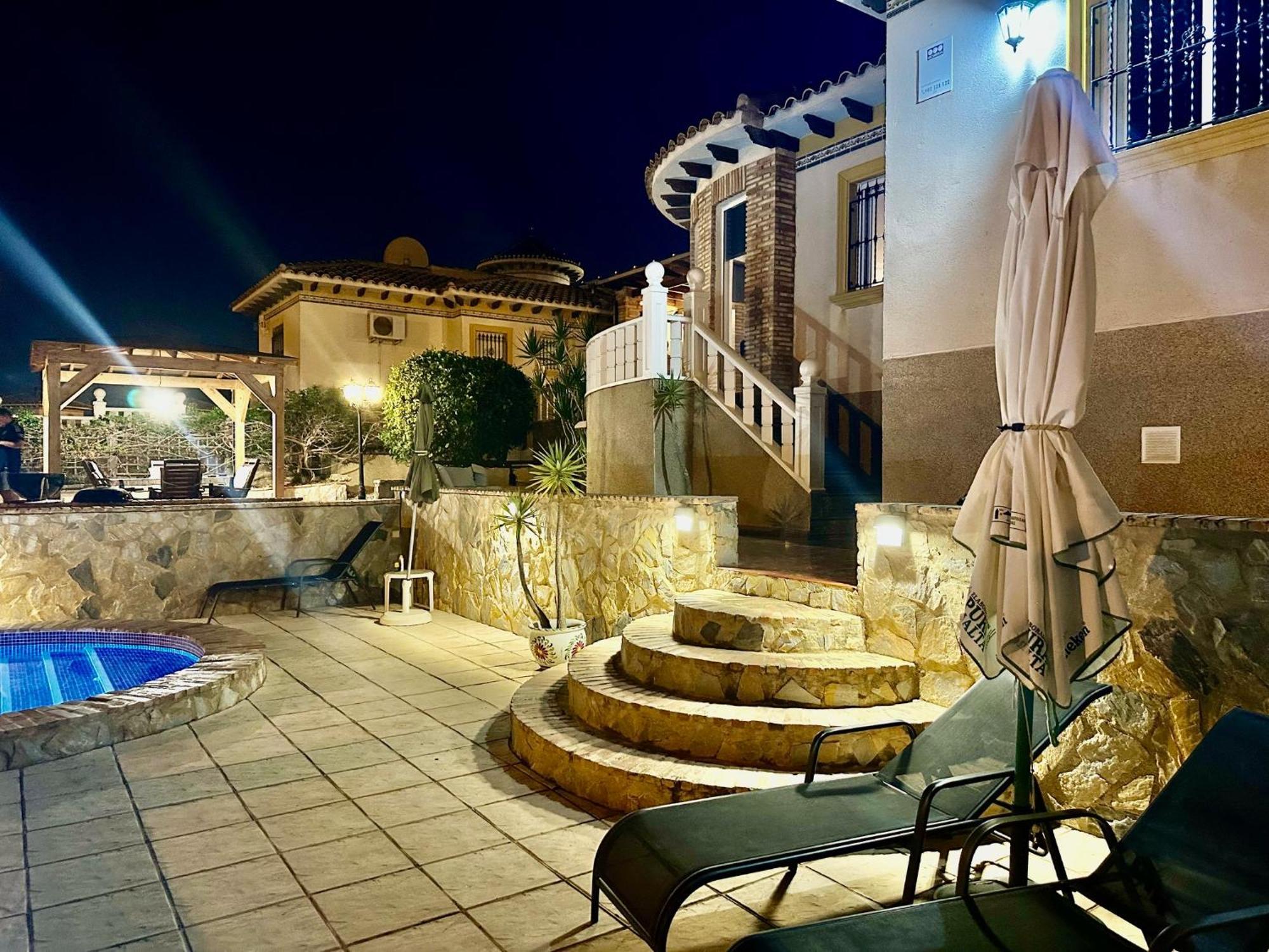 Casa Lilly-Rose, A Beautiful 3 Bedroom Detached Villa A Short Walk To The Villamartin Plaza & Golf Course 외부 사진